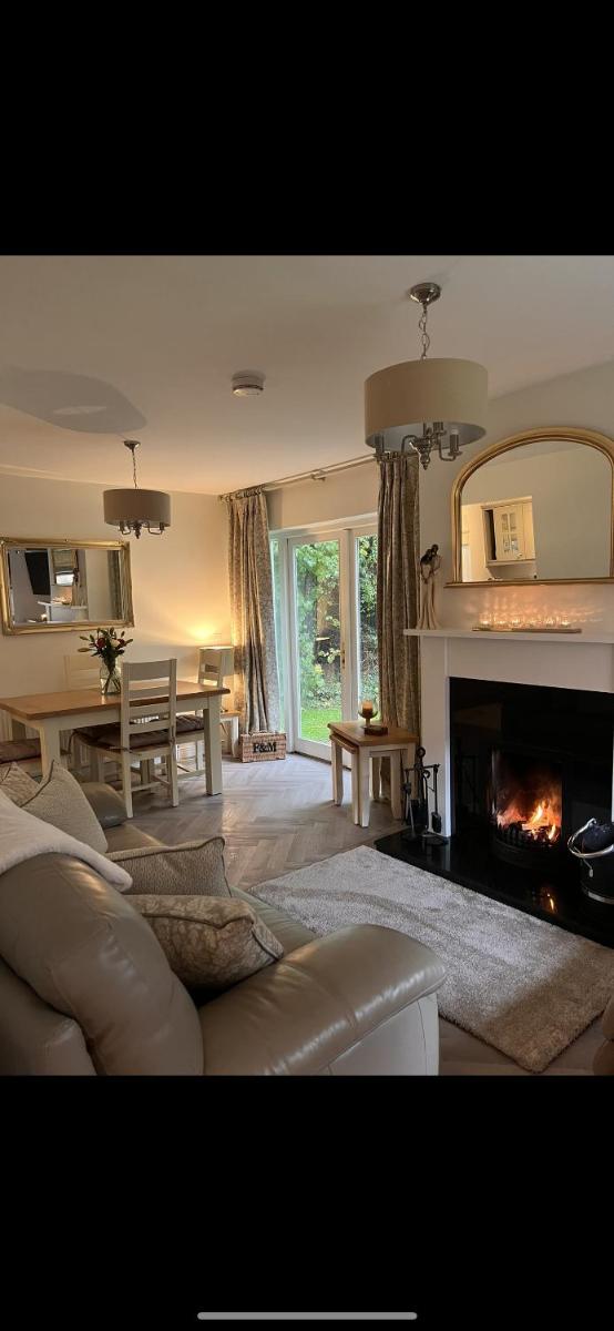 Bunratty Castle Gardens - Housity