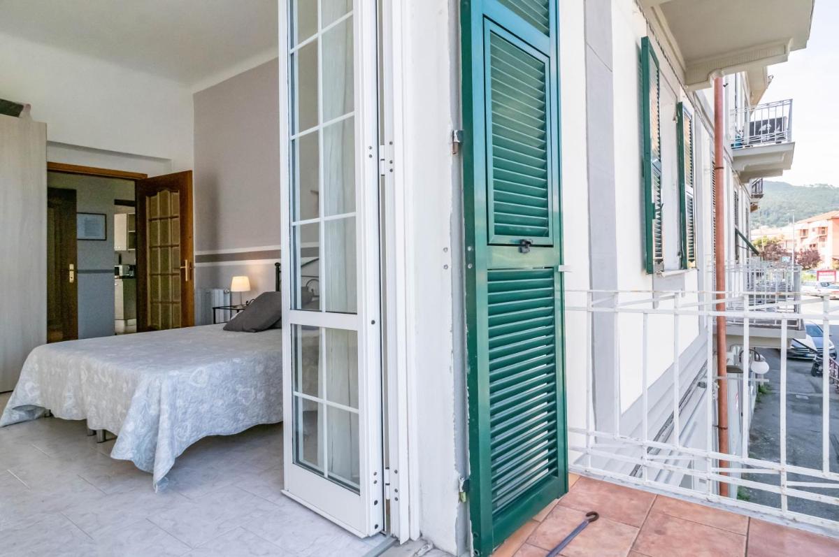 Migliarina Station Comfy Apt w/ Balcony - Housity