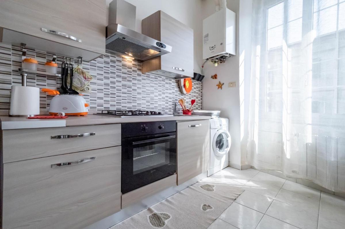 Migliarina Station Comfy Apt w/ Balcony - Housity