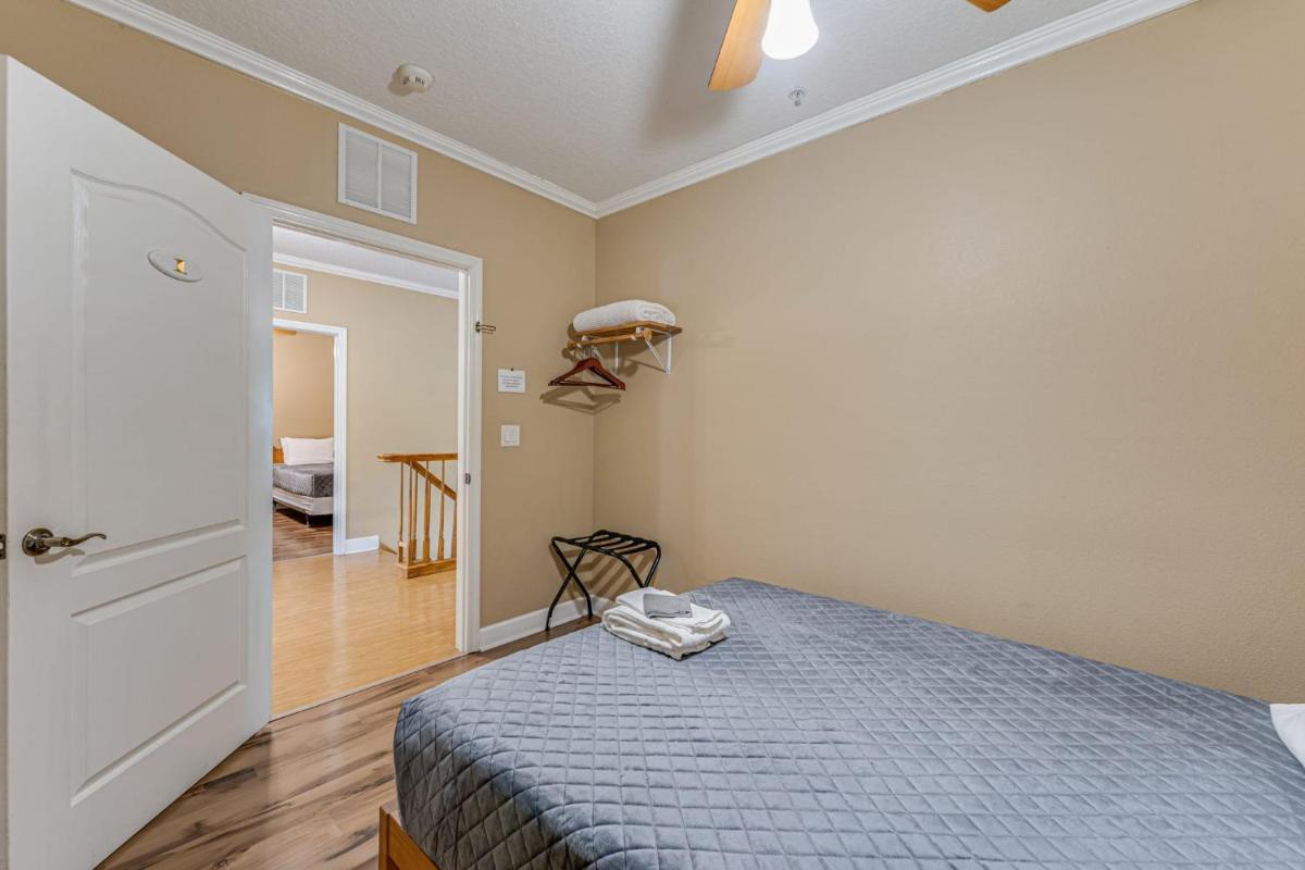 Chaz River Suite - Housity