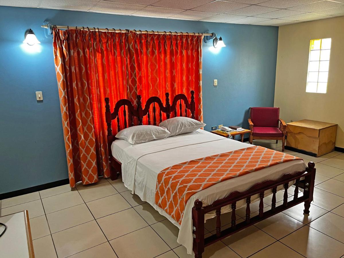 Sundeck Suites - Housity