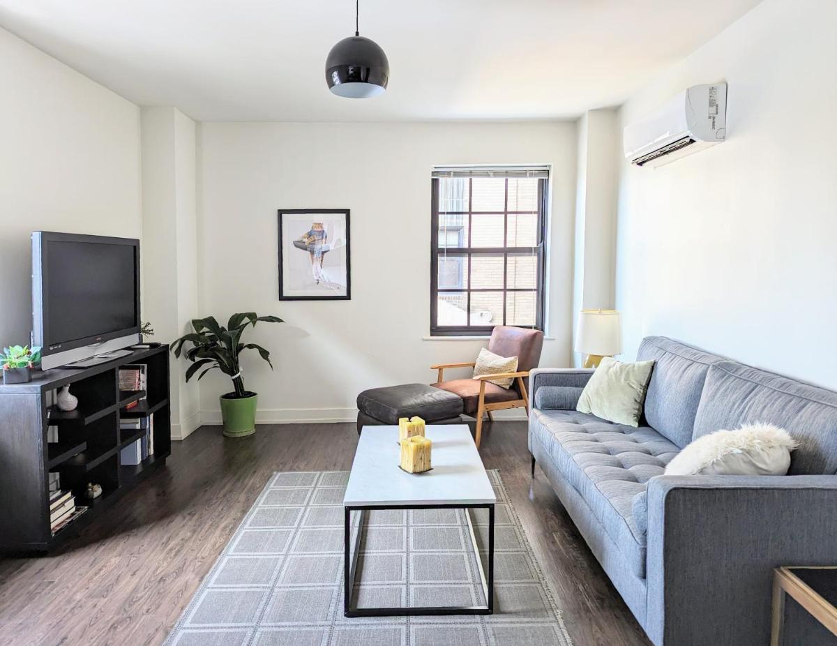 Uptown Gem - Housity