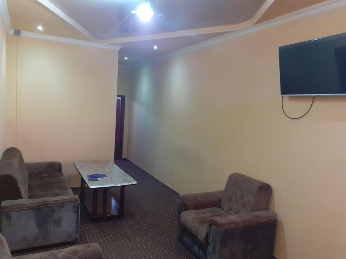Rayhon Hostel - Housity