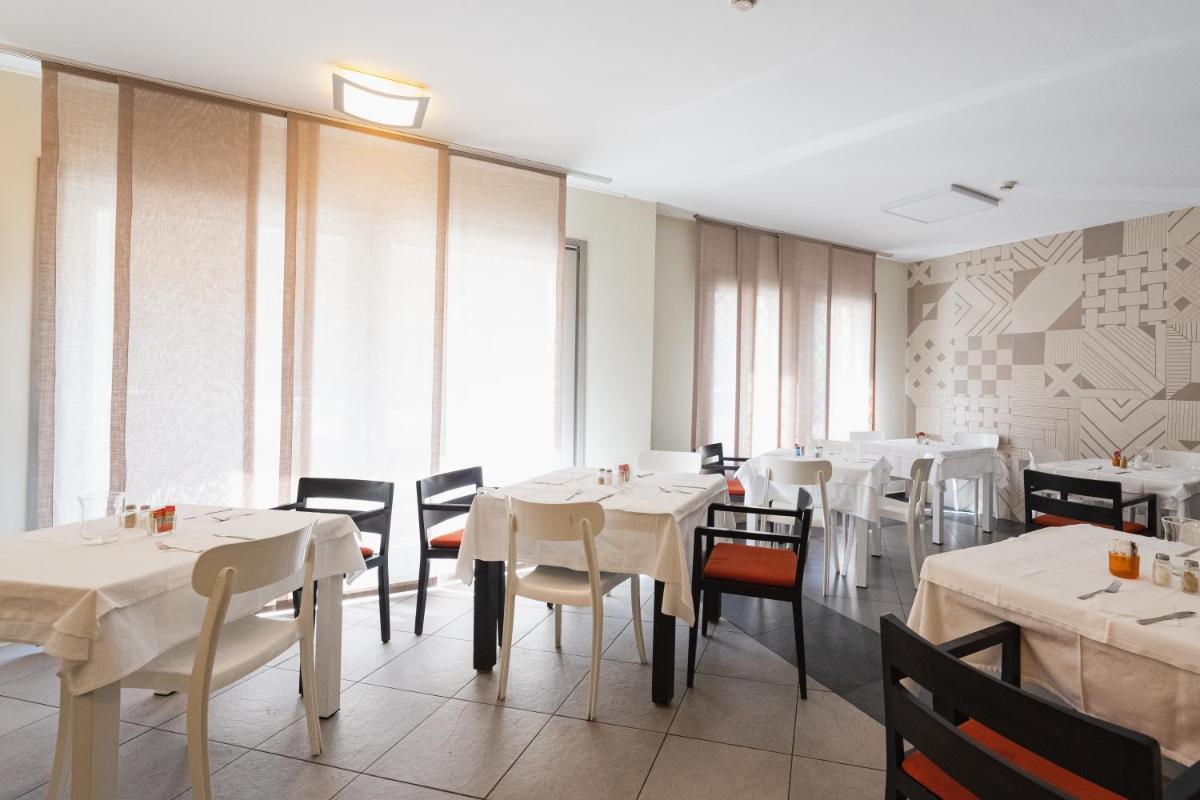 Parini Hotel - Housity