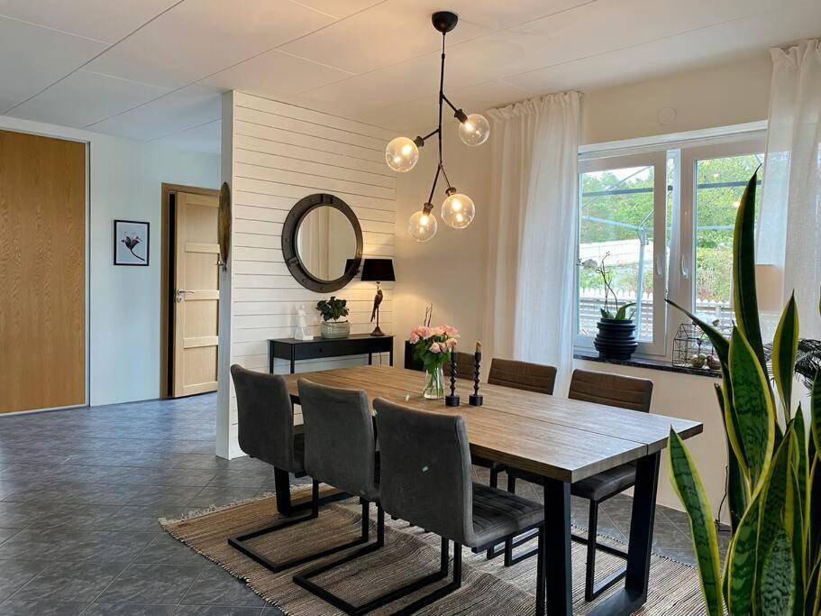Suitetrails - Villalägenhet i Askim med havsutsikt