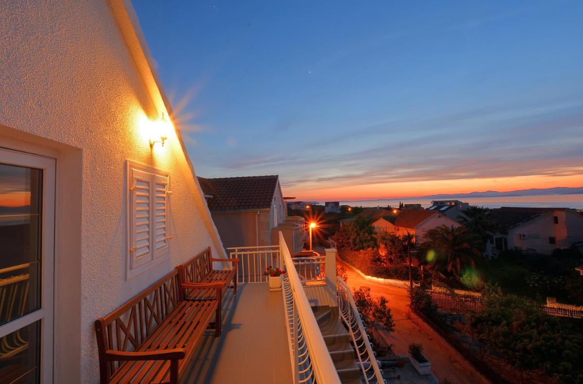 ꕥ ROOMS SUNCE, Family choice, Best Panoramic view, Supetar Island Brac - Housity