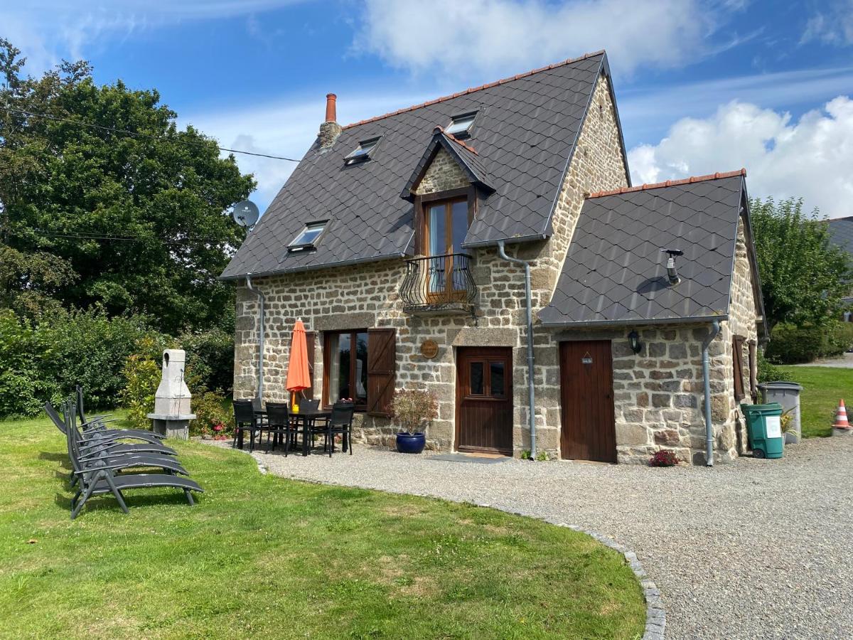 The Gingerbread House Cottage - Housity