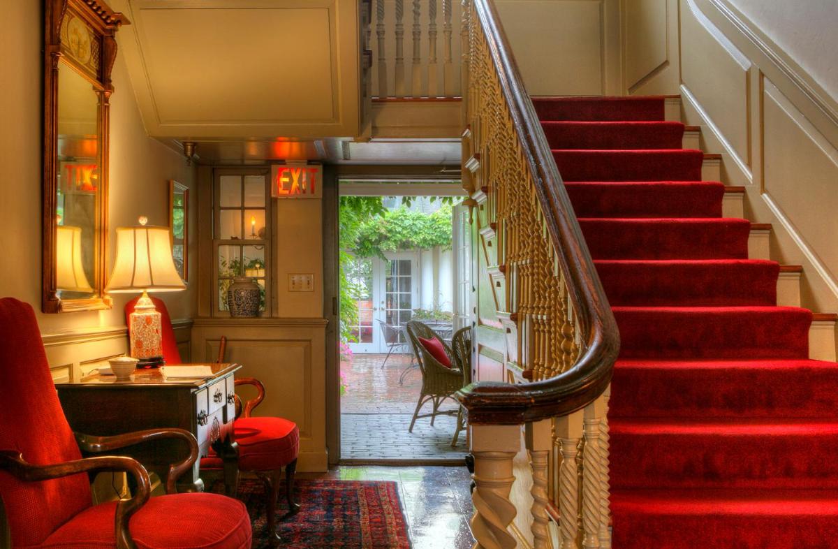 Suitetrails - Francis Malbone House