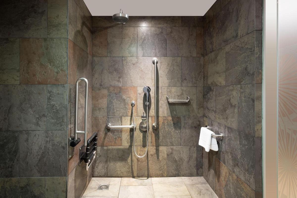 Un baño de Le Meridien Barcelona