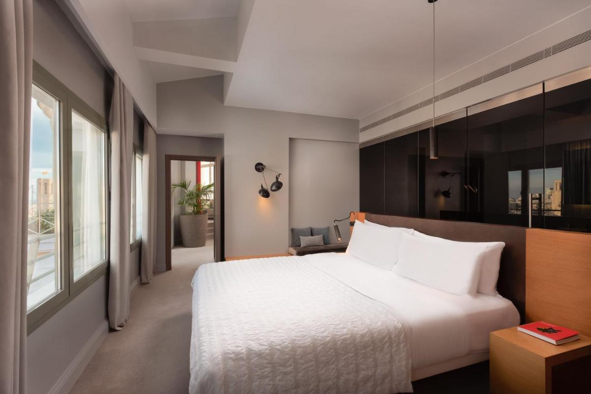 Cama o camas de una habitación en Le Meridien Barcelona