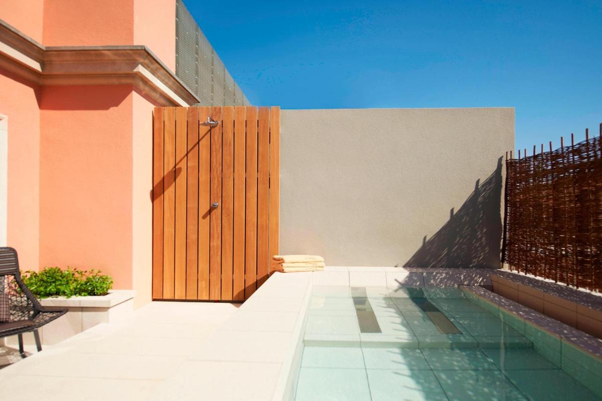 Piscina en o cerca de Le Meridien Barcelona