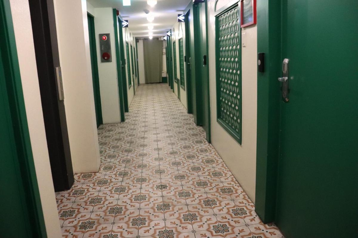 Hotel Marigold - Housity