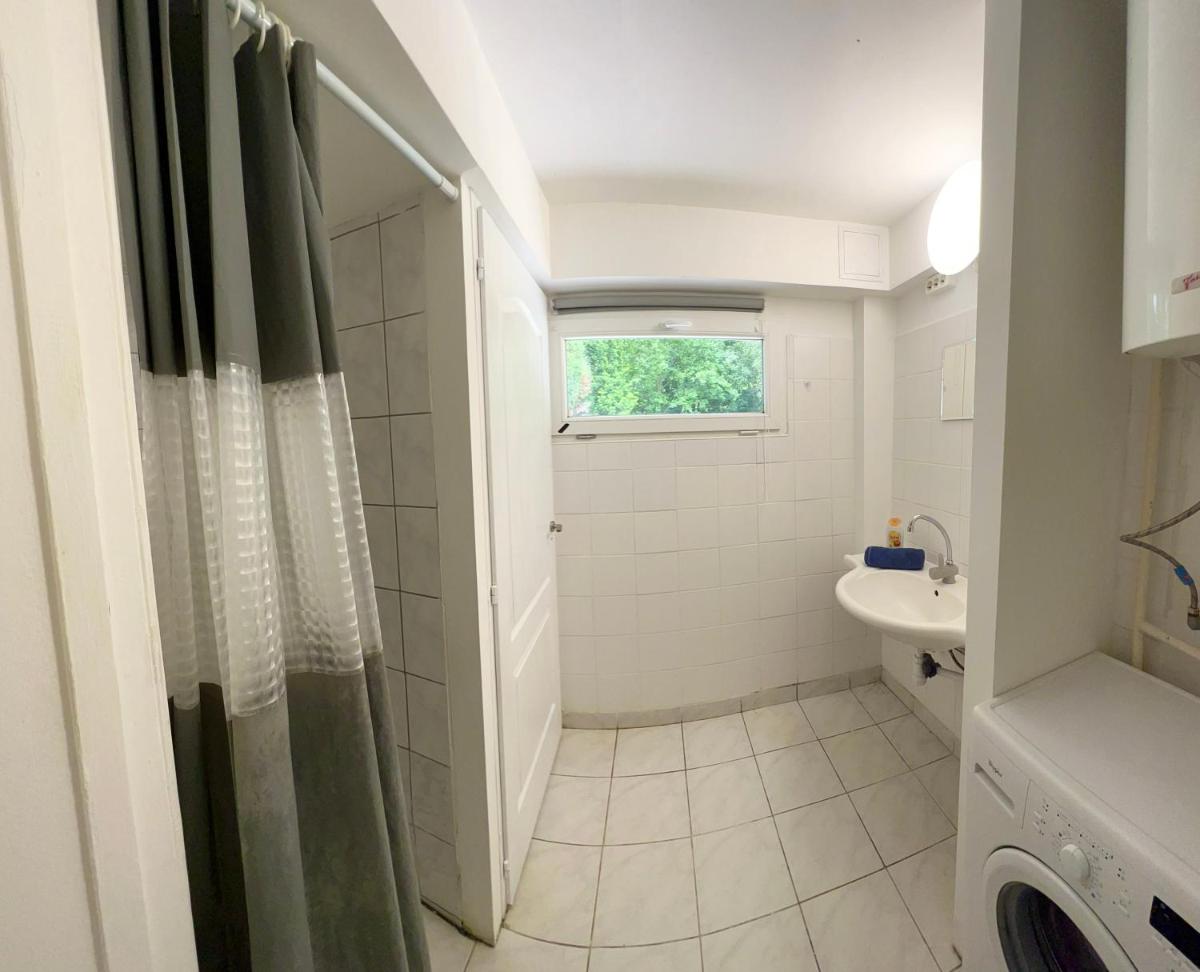 Silver 3 Bedroom + Living room + Huge Terasse and Garden - Housity