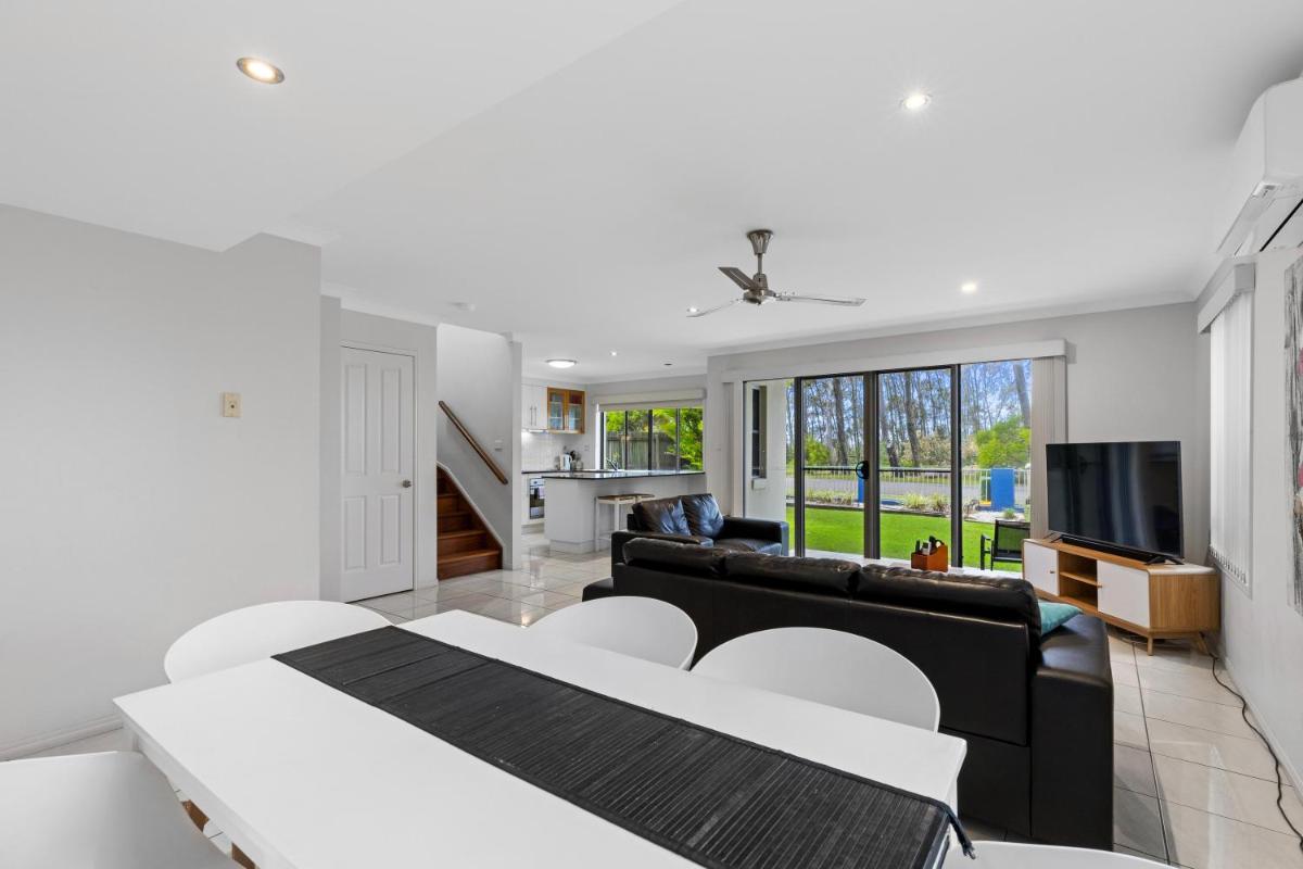 Bay Breeze 2 - Housity