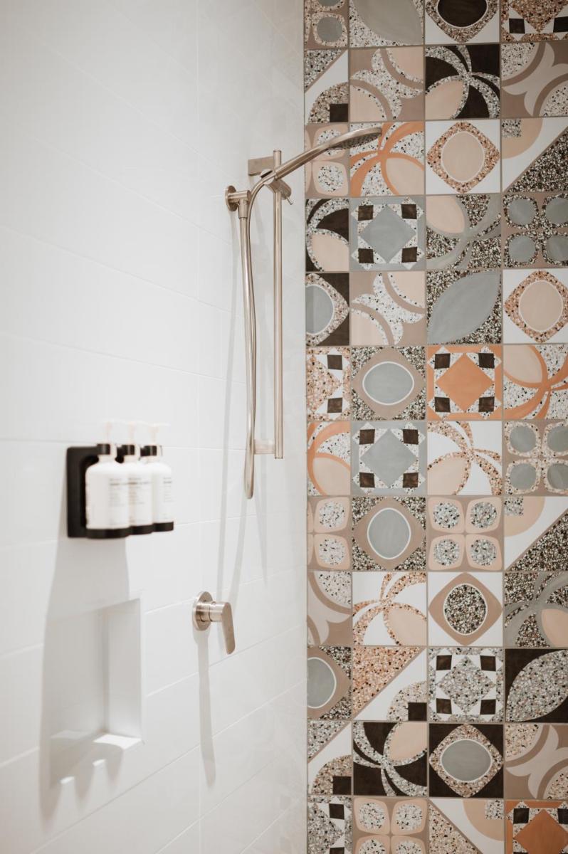 The Continental Hotel - Housity