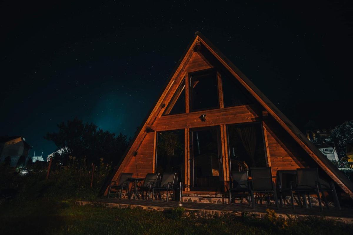 Finașii - Housity