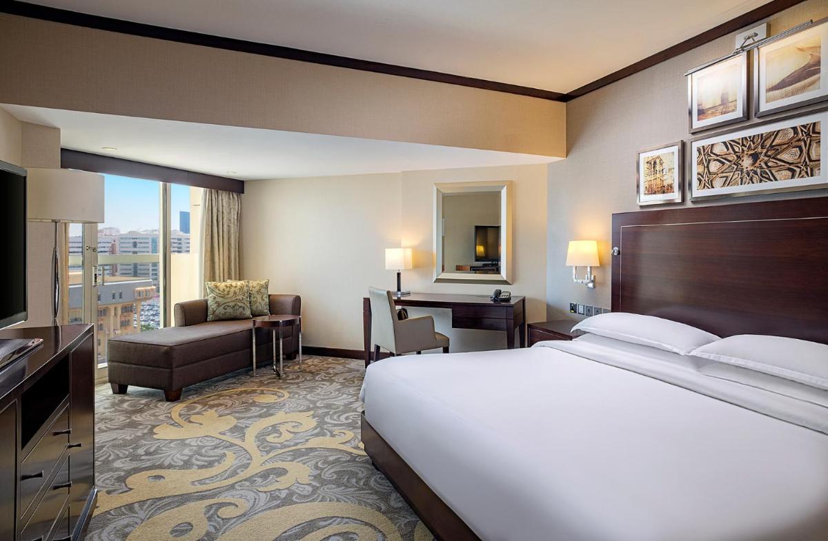 Sheraton Dubai Creek Hotel & Towers - Housity