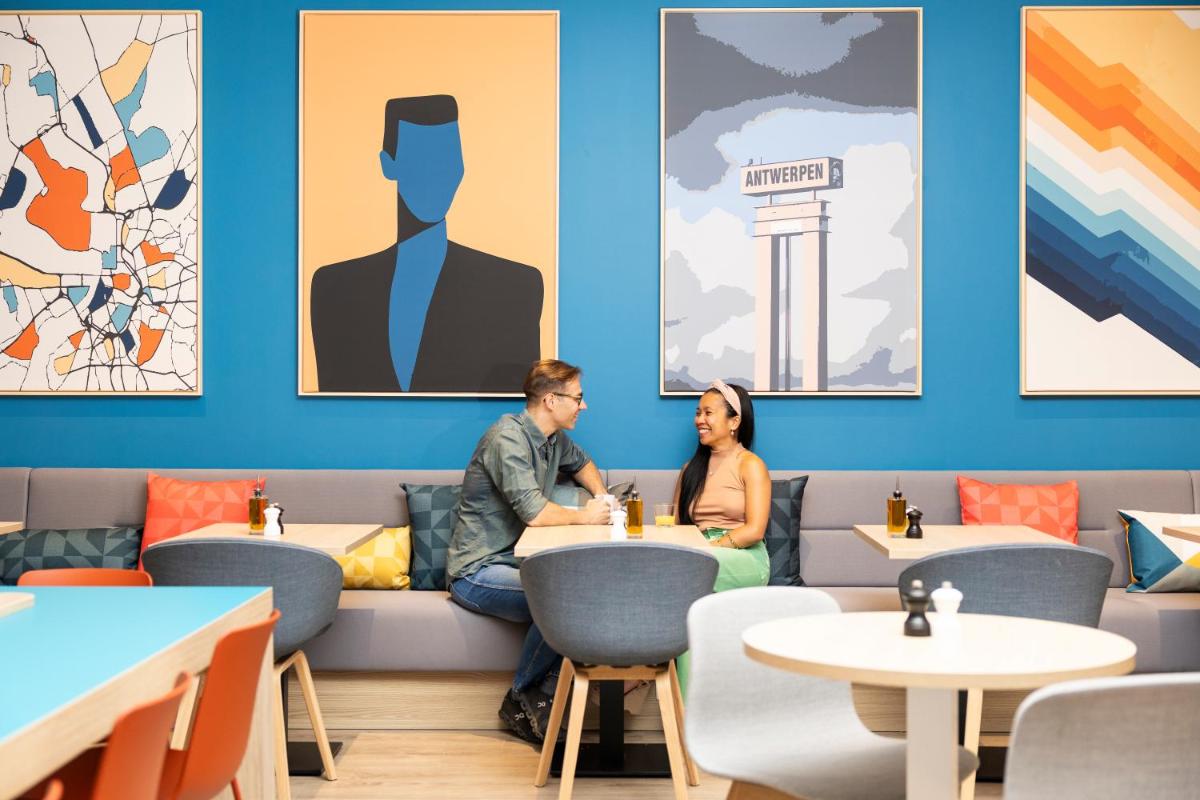 Suitetrails - Holiday Inn Express Antwerp - City Centre, an IHG Hotel