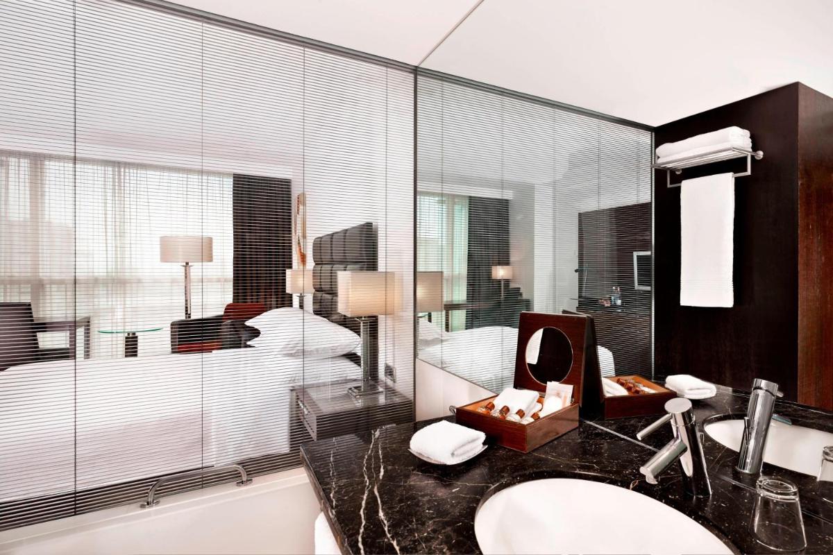 Uma cama ou camas num quarto em Sheraton Porto Hotel & Spa