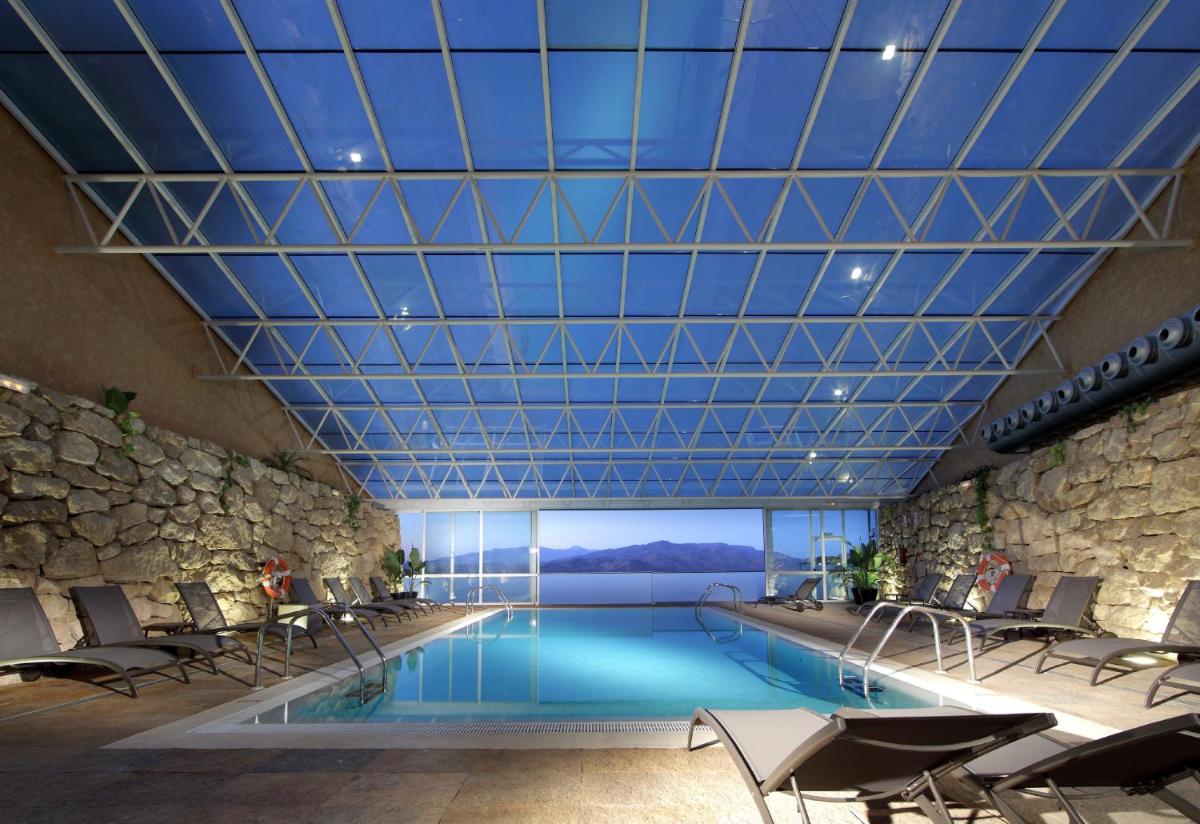 Piscina en o cerca de Parador de Lorca