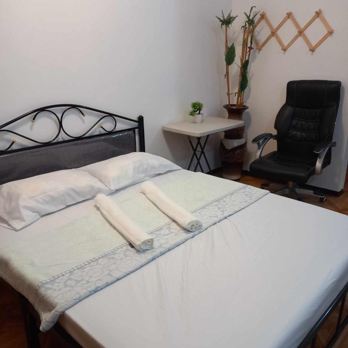 3rd and try travelers and pension house - Housity
