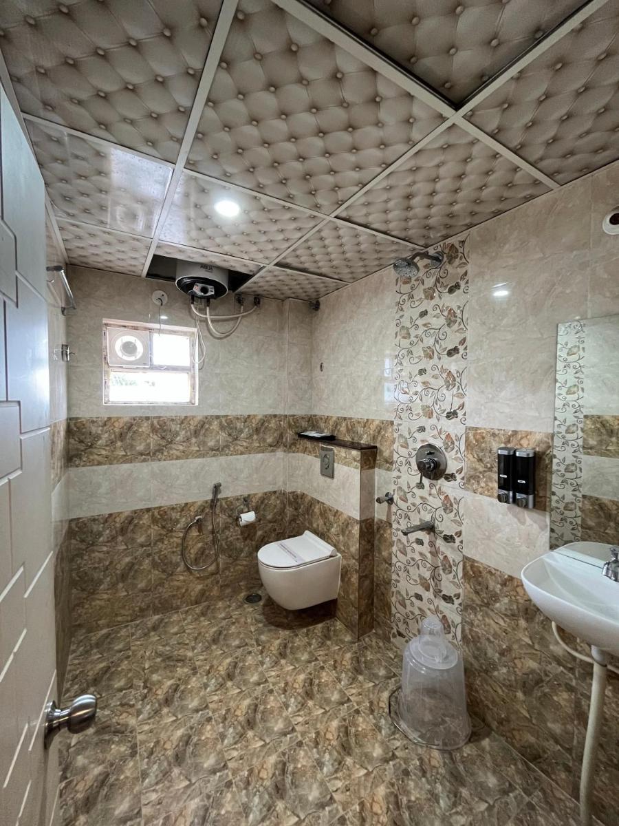 Hotel Avenue Suites Near International Airport Bangalore - Housity