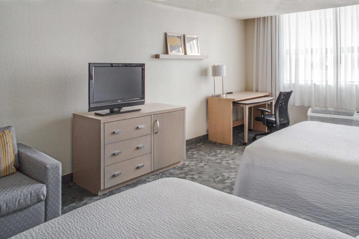 Courtyard Columbus Downtown - Housity