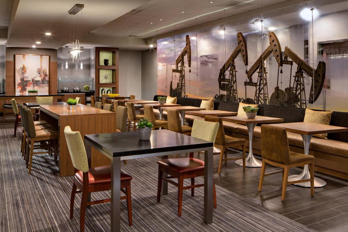 Houston Marriott South at Hobby Airport - Housity