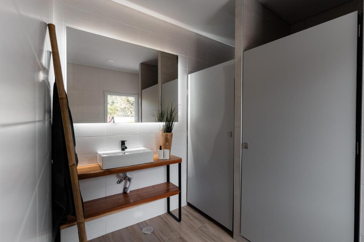 Eco Surflodge Azores - Housity