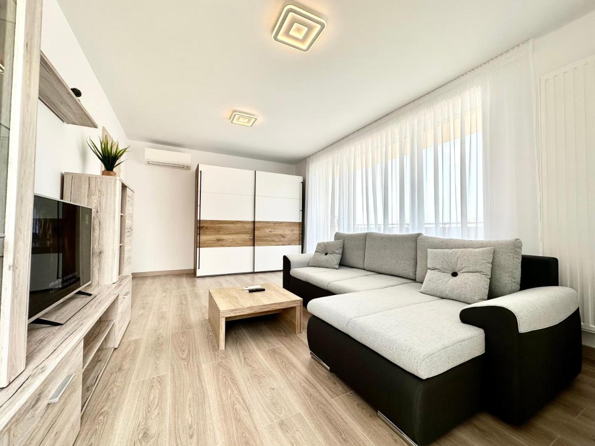 Suitetrails - Urban Plaza Astra - Rise Private Apartments & Suites