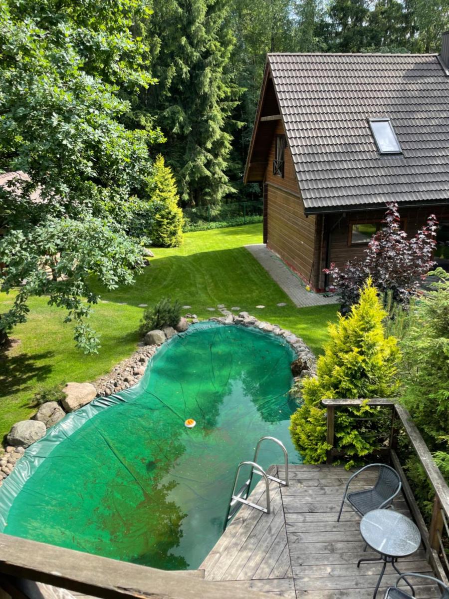 Suitetrails - Rustic private Cabin in woods w/ Sauna & Pool