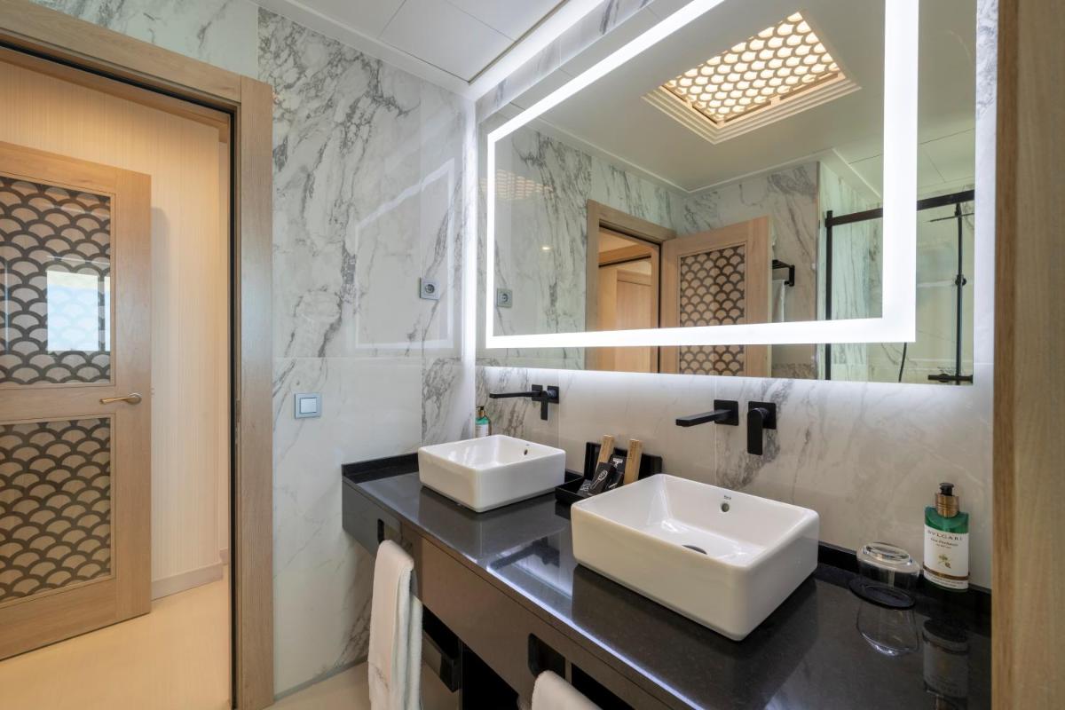 Un baño de Nixe Palace