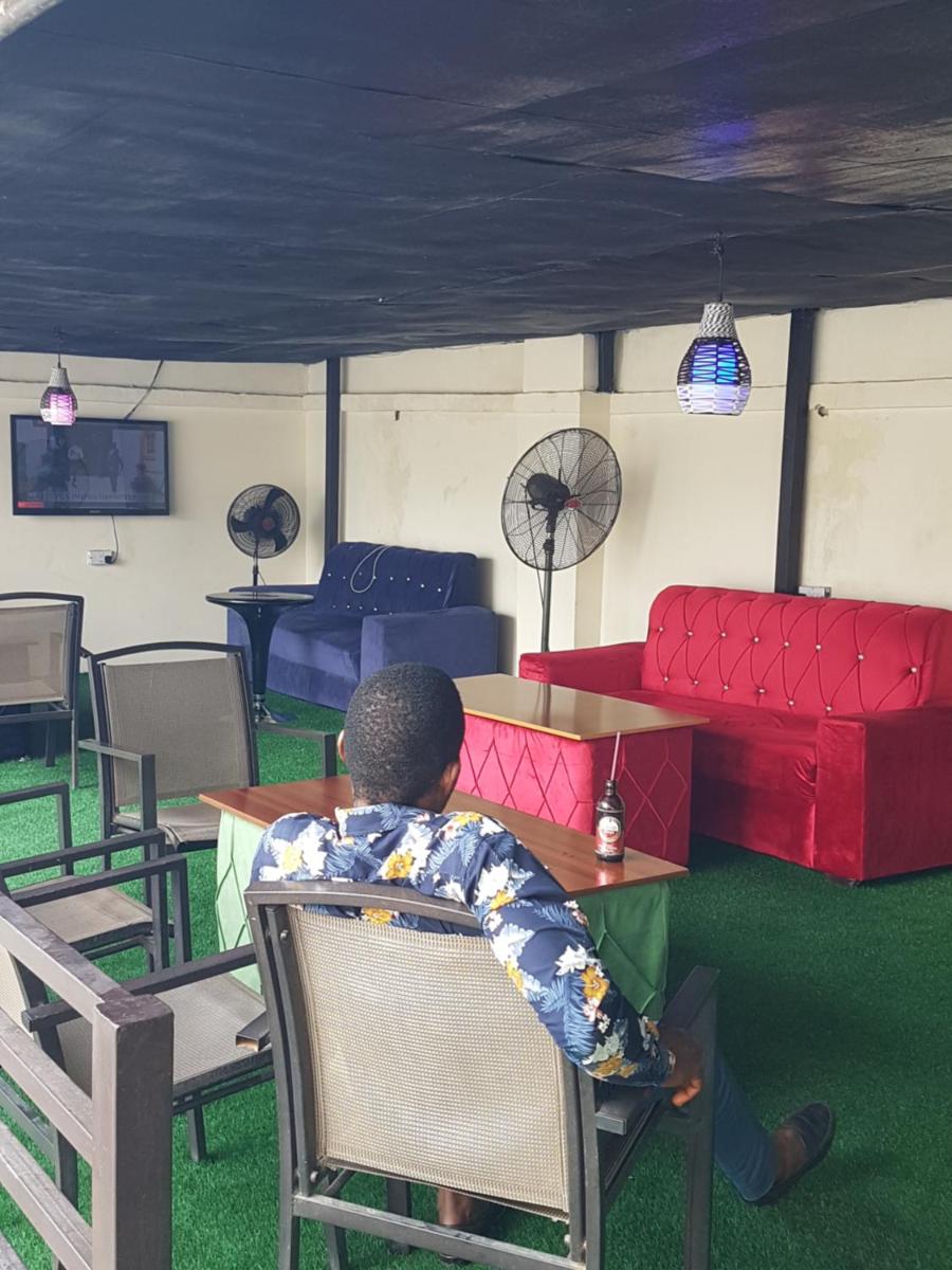 Urban Castle Hotel Gwarinpa - Housity