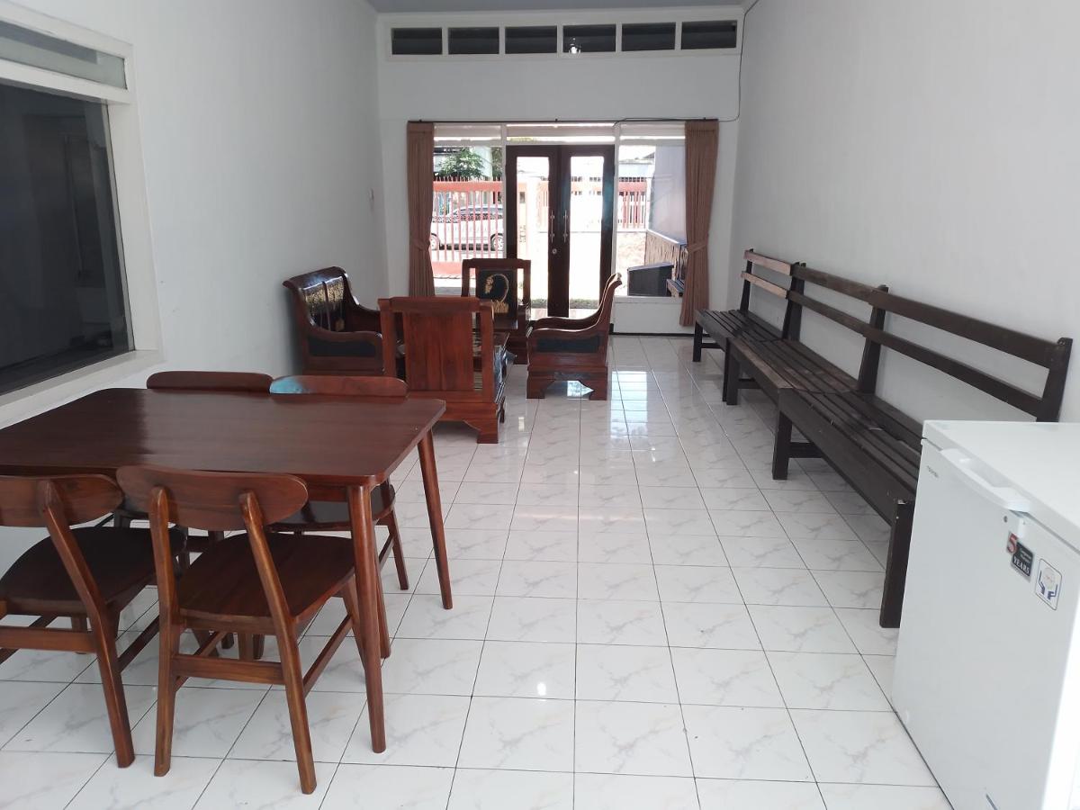 Welirang 20B Homestay - Max 2 Orang Per Kamar - Housity