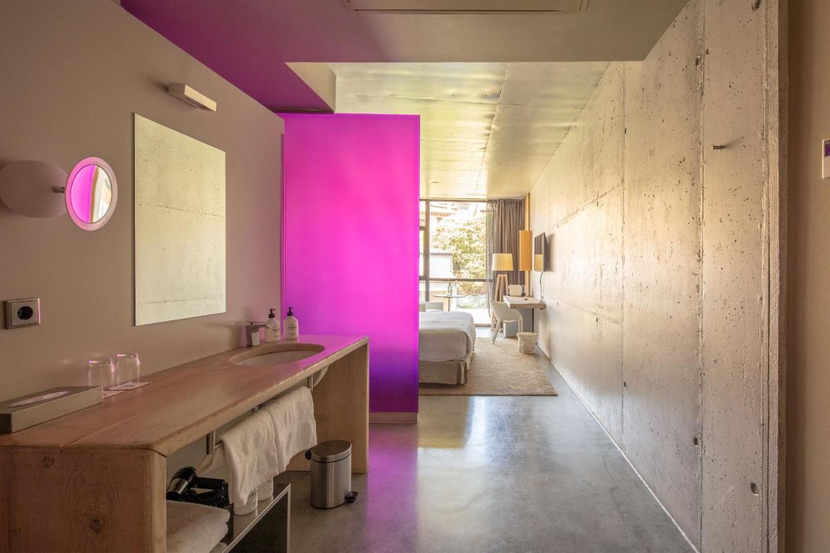 Una cocina o zona de cocina en Hotel Viura
