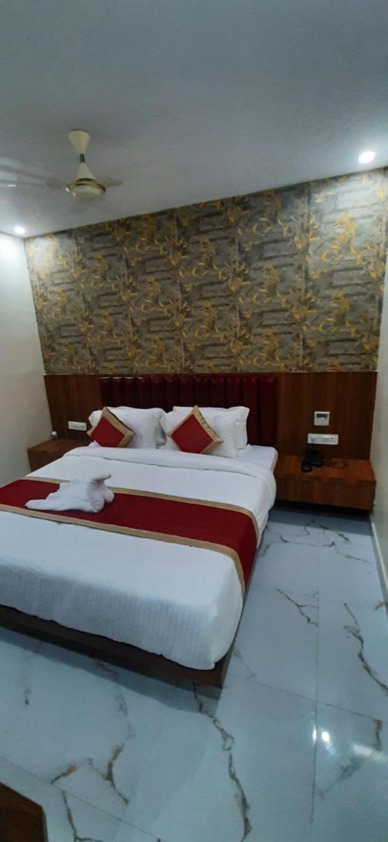 Hotel Paramveer - Housity
