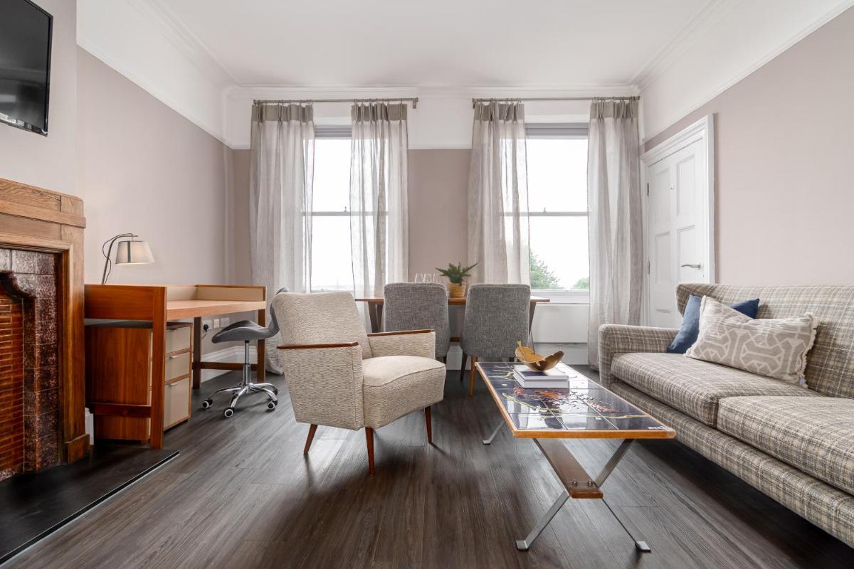 Charlotte Rise - Housity