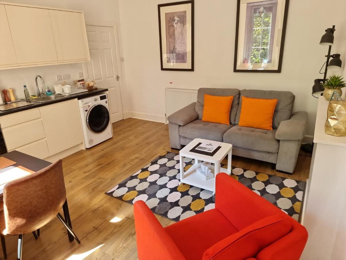 CHARMING VICTORIAN APARTMENT, central location - Housity