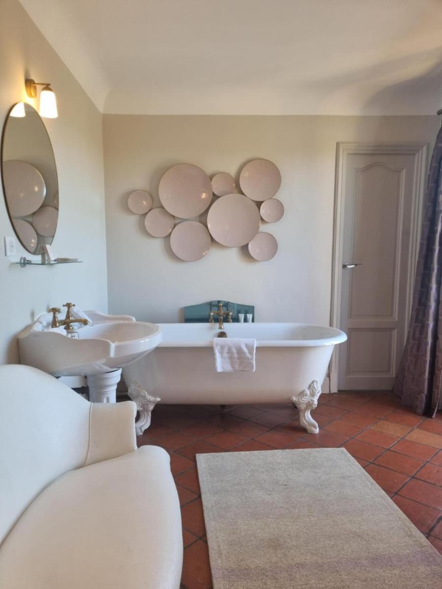Salle de bains dans l'établissement Ermitage de l'Oasis & Spa - Cannes Mandelieu