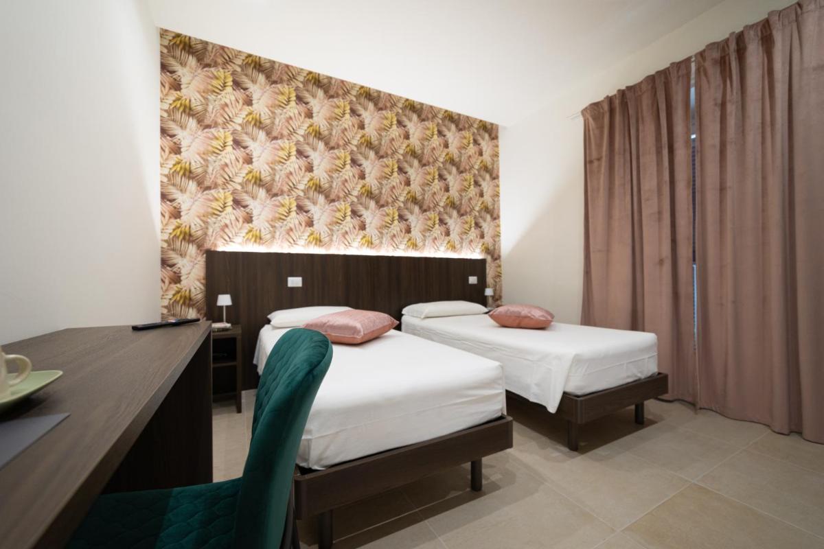 NUMISIA Guest House - Housity