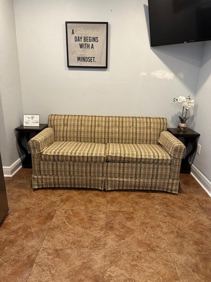 Twelve Oaks modern independent apartment - Housity