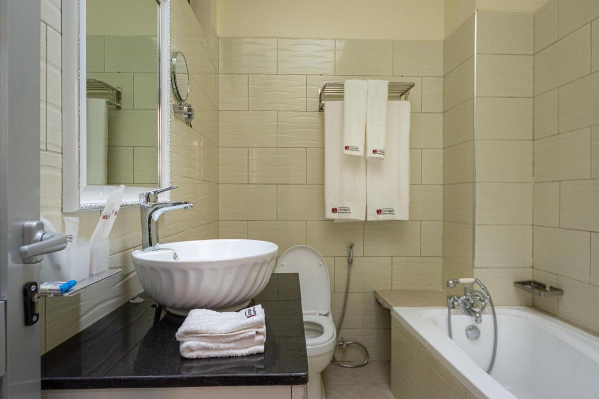 Suitetrails - Las Vegas Garden Hotel Mbarara