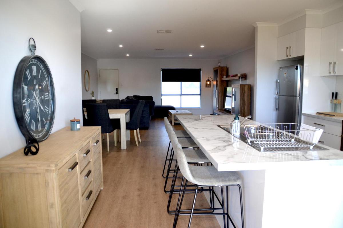 The Baltimore House - Family Getaway - Housity
