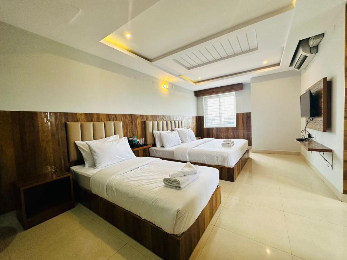 Hotel Avenue Suites Near International Airport Bangalore - Housity