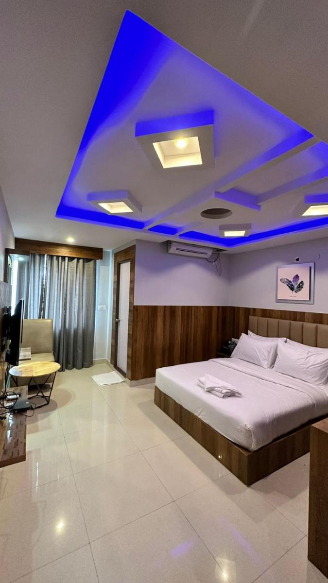 Hotel Avenue Suites Near International Airport Bangalore - Housity