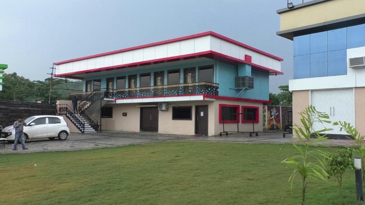 midwaay Resort - Housity