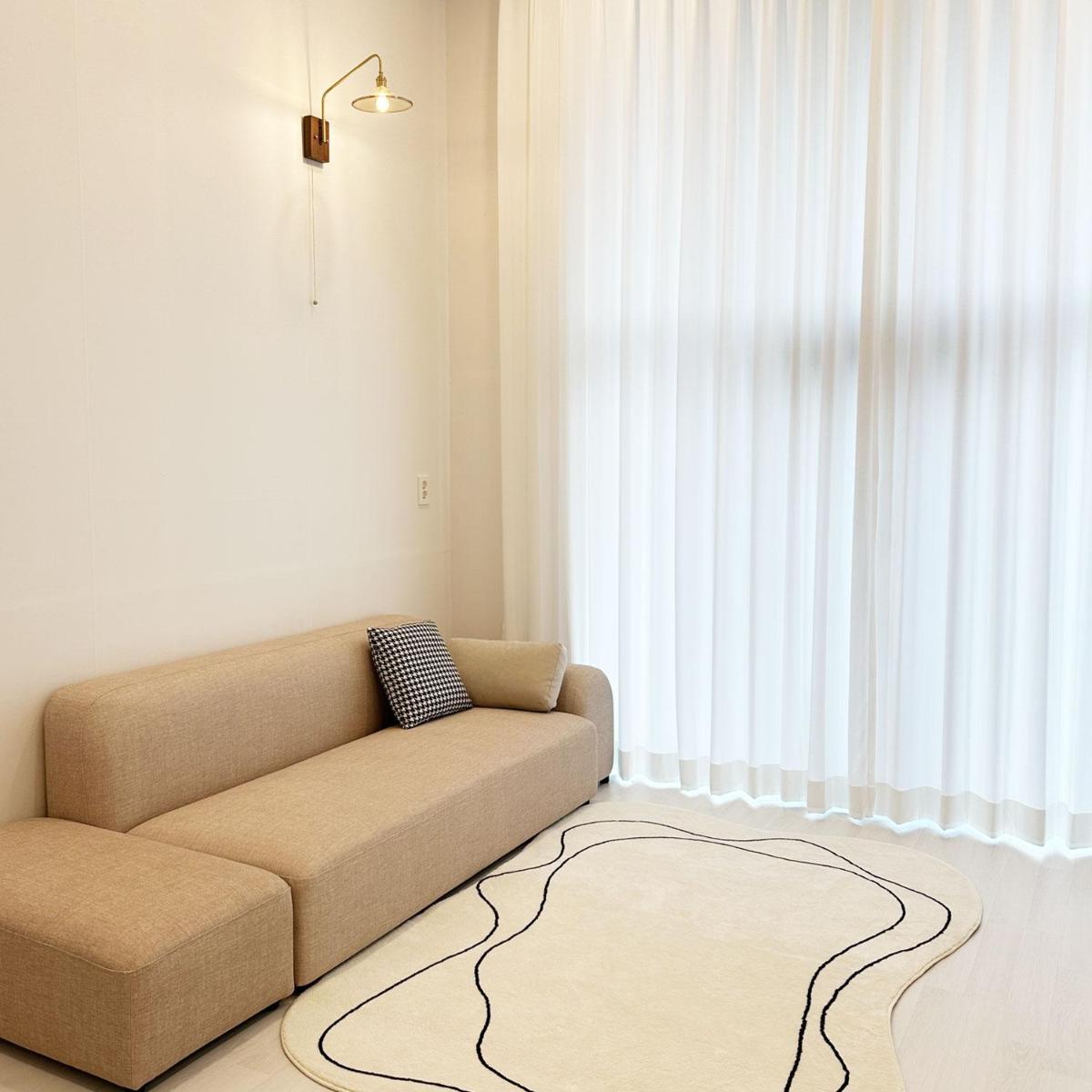 Rooftop Moonlight Pension - Housity