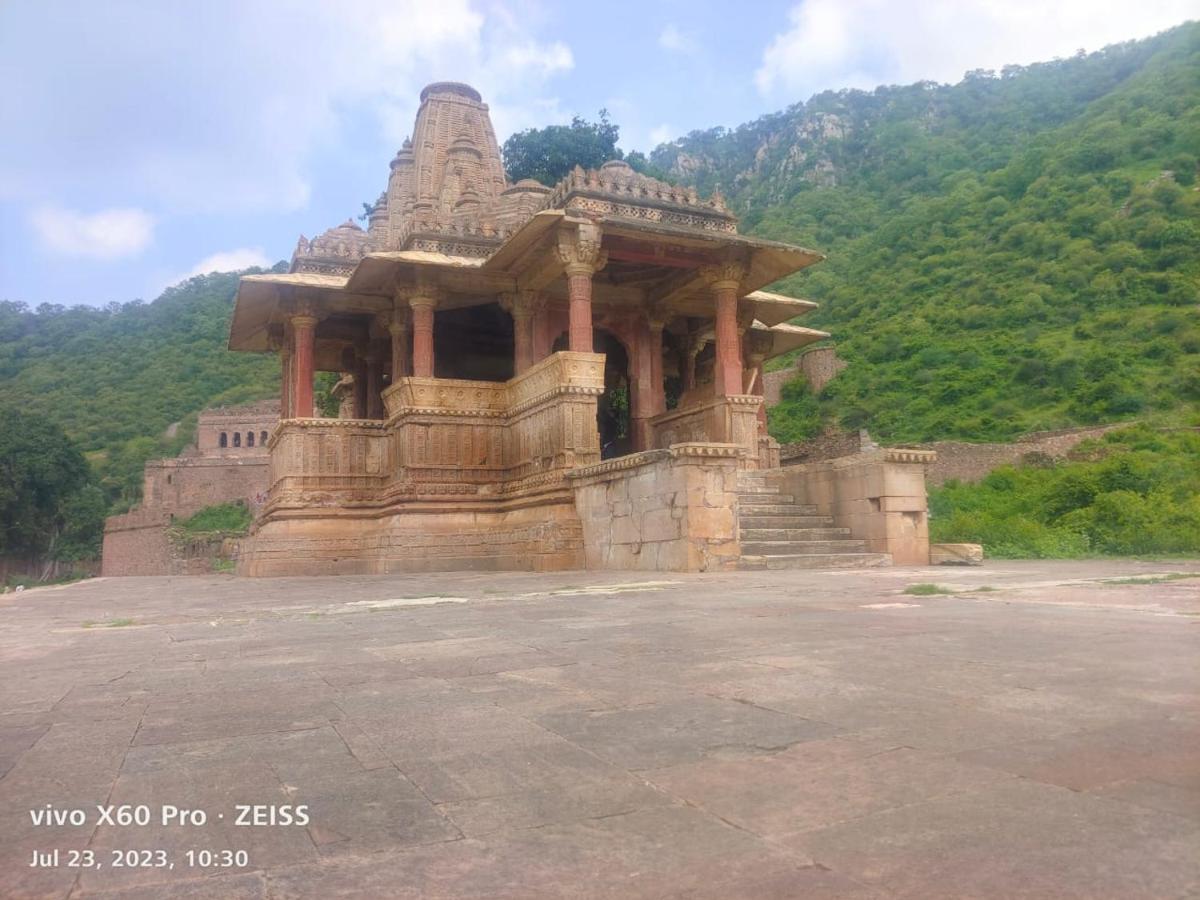 Hotel Vashu - Bhangarh View - Hizvo