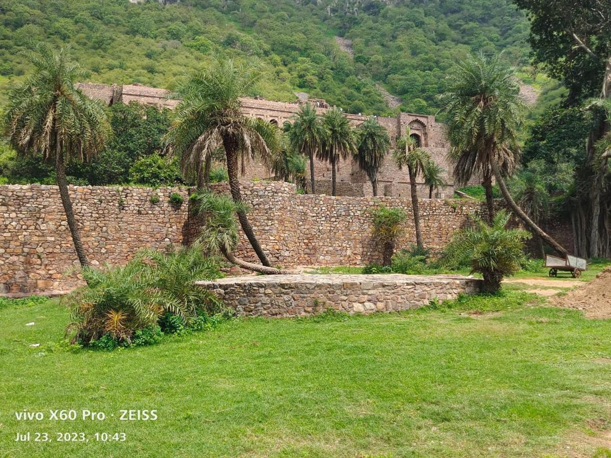 Hotel Vashu - Bhangarh View - Hizvo