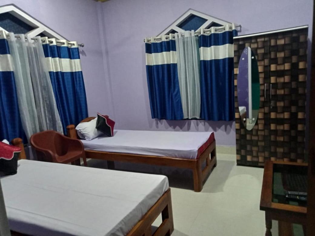 Hotel Holiday Palace - Housity